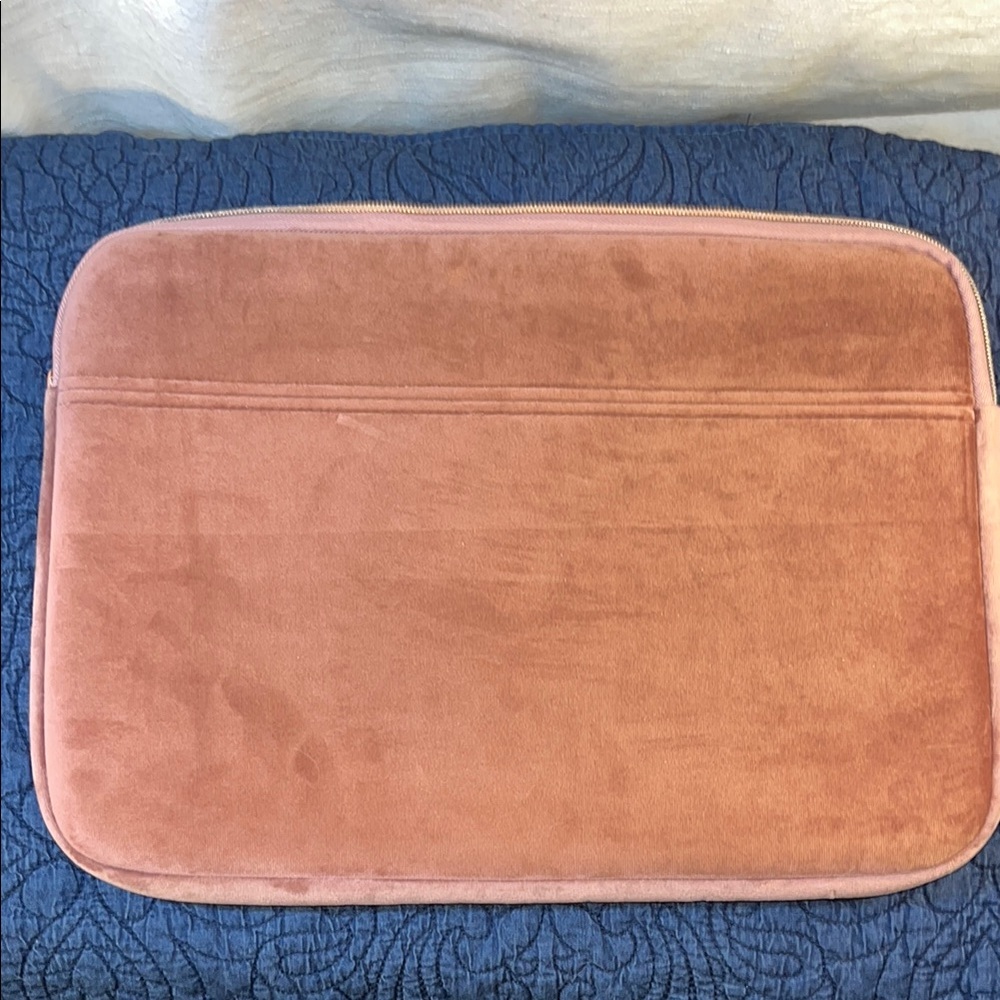Mytagalong Pink Velvet Tablet Sleeve - Picture 3 of 4